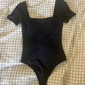 aritzia babaton contour bodysuit